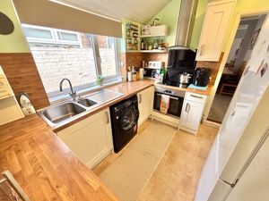 Kitchen- click for photo gallery